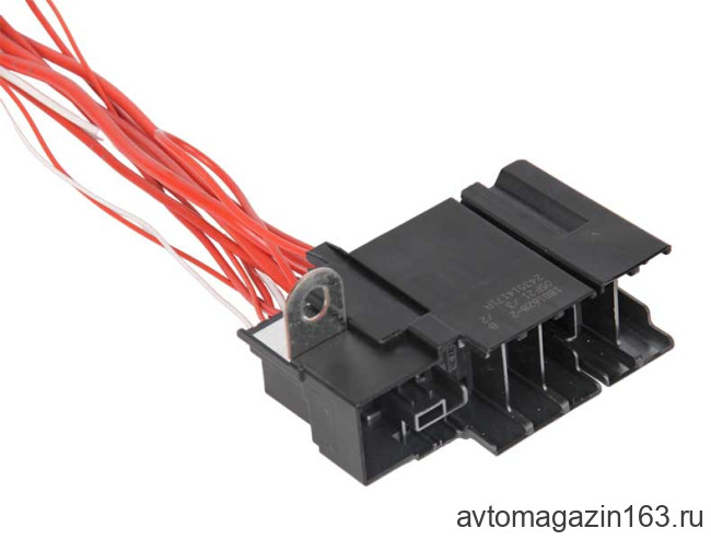 Колодка для предохранителей и реле Веста, Х Рей, Renault 243514171R TE Connectivity